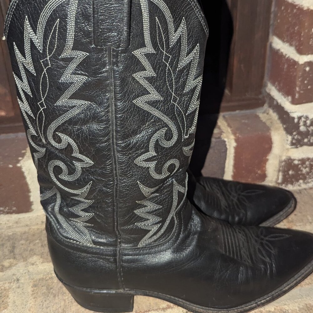 Excellent condition, Men 9 5 W Dan Post Western Cowboy boots